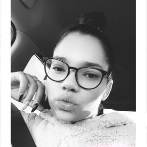 Meet your Posher, Casey